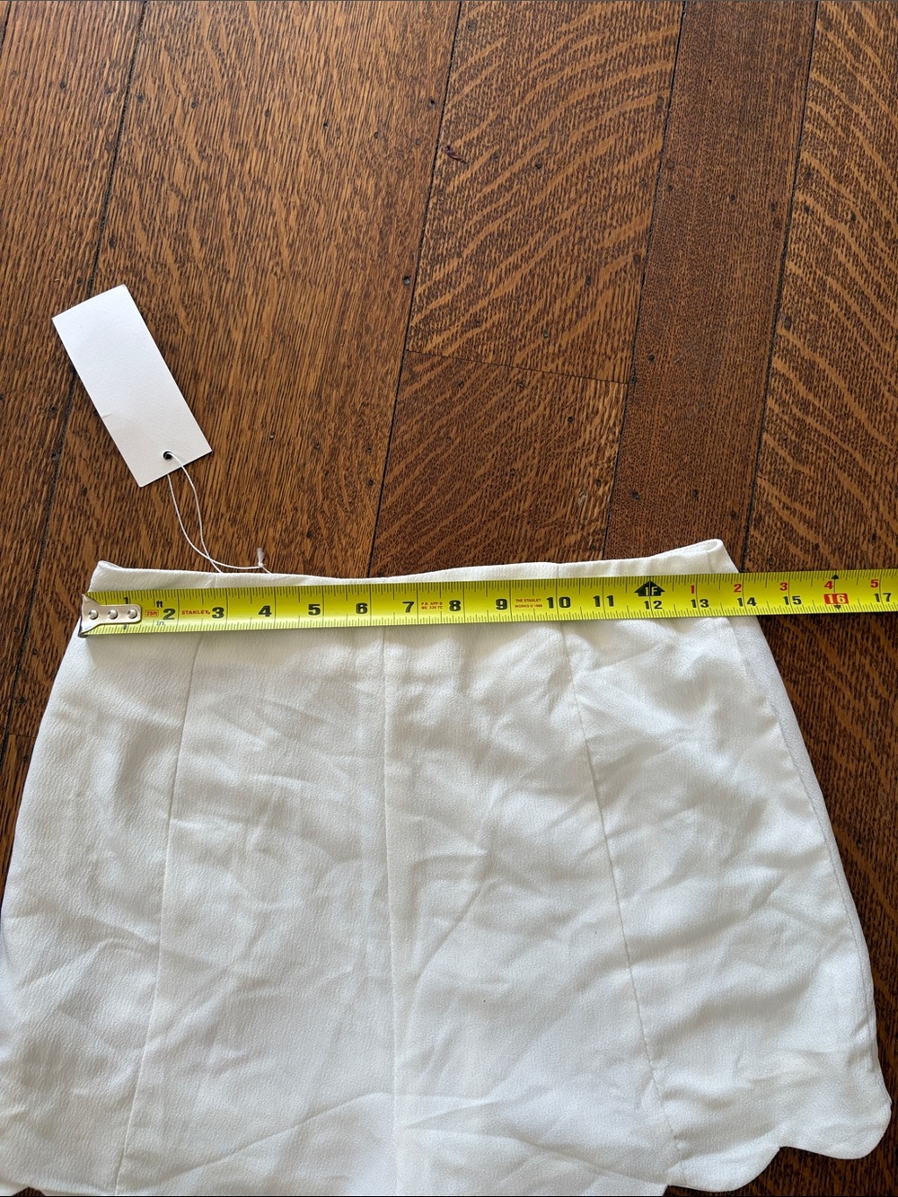 Lush White Scallop Hem Shorts - Picture 4 of 5